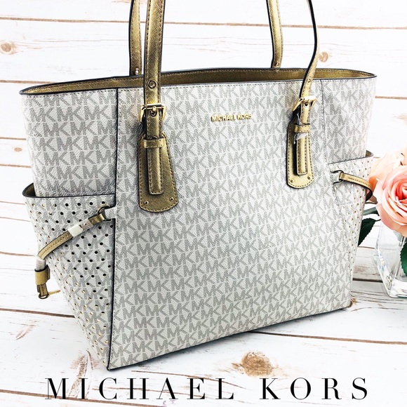 voyager signature tote michael kors